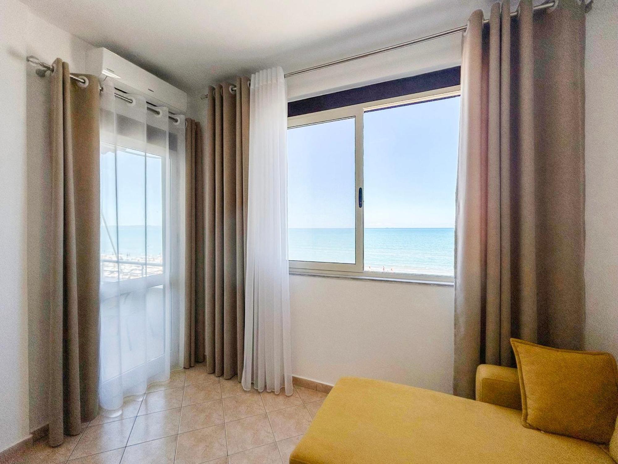 Ultimate Sea View 950 Apartament *